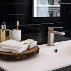 Bathroom peel and stick backsplash tile Square black Smart Tiles