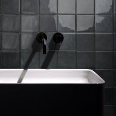 Bathroom peel and stick backsplash tile Zellige black Smart Tiles